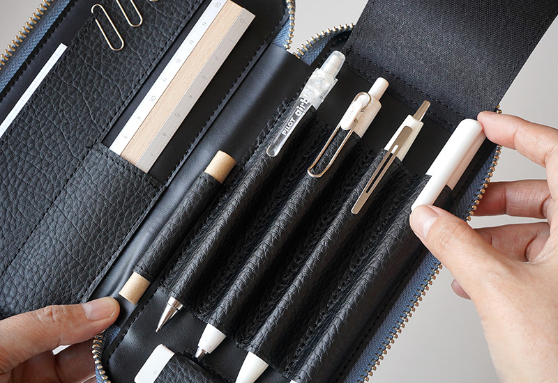 【イタリアンレザー ADRIA】ペンケース 日本製 両開き ラウンドファスナー 本革 Luddite ラダイト