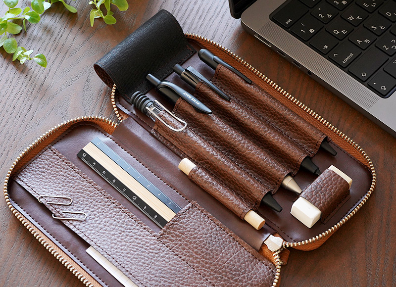 【イタリアンレザー ADRIA】ペンケース 日本製 両開き ラウンドファスナー 本革 Luddite ラダイト