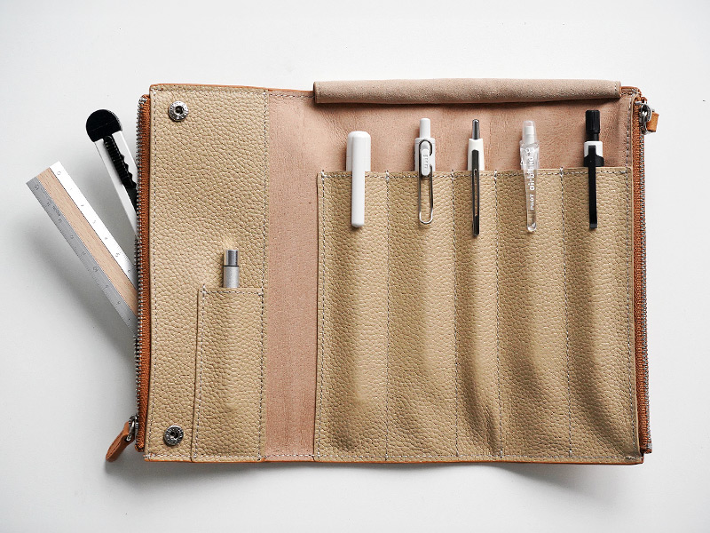 【イタリアンレザー MAYA】ペンケース ロール ベンディ エッセンシャル 本革 Luddite ラダイト